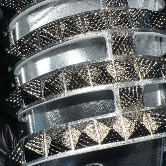 Christian Louboutin Silver Pyra Hallulia Flats - Picture 7 of 8